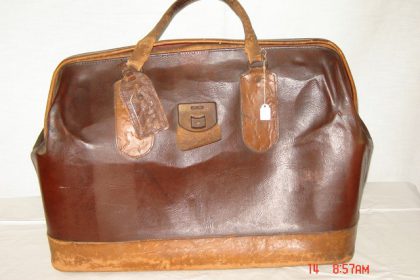 Δερμάτινη τσάντα γιατρού.TIMH 70EURO