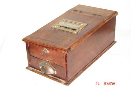 Βικτωριανό ταμείο από ξύλο μαόνι.TIMH 150EURO