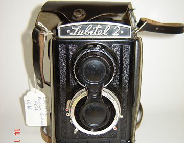 Ρωσική φωτογραφική μηχανή Lubitel 2 που κατασκευάστηκε μεταξύ 1955-1977 ΤΙΜΗ: 40 ΕΥΡΩ