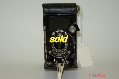 VEST POCKET KODAK MODEL B CAMERA κατασκευάστηκε μεταξύ  1925-1934 ΤΙΜΗ: 50 ΕΥΡΩ