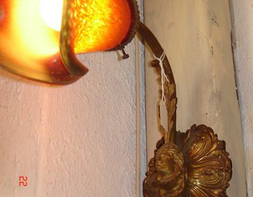 Παλιά Γαλλική μπρούτζινη απλίκα εποχής μονή με φυσητό γυαλί circa 1900 ΤΙΜΗ:70 ΕΥΡΩ