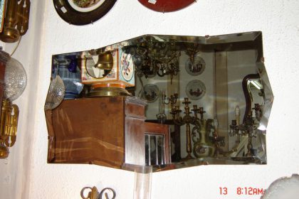 Αγγλικός Καθρέπτης με ασημοκάλυψη κρυστάλου μπιζουταρισμένο στο χέρι με πέτρα circa 1910 M65Π41 TIMH 150EUR