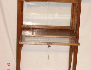 Γαλλικό TEA SERVER με αποσπώμενο δίσκο για σερβίρισμα από ξύλο Δρυός circa 1890 Μ54Π38Υ78